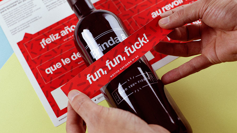 Diseño de pegatinas de personalización en vino